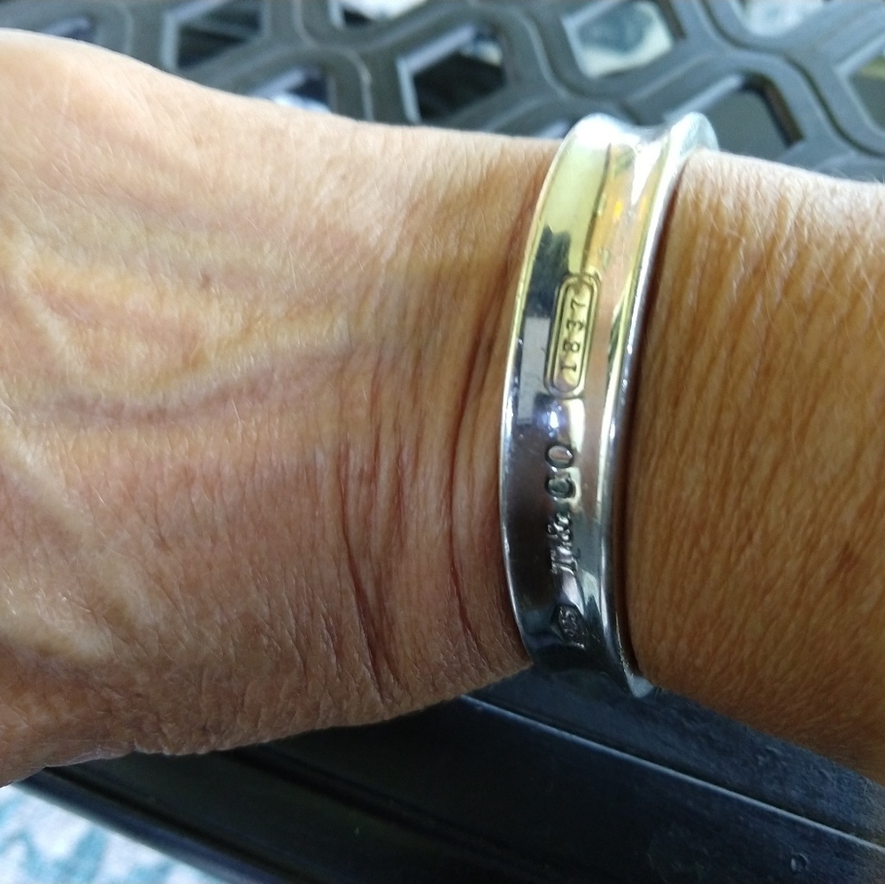 T&CO. Silver bracelet.